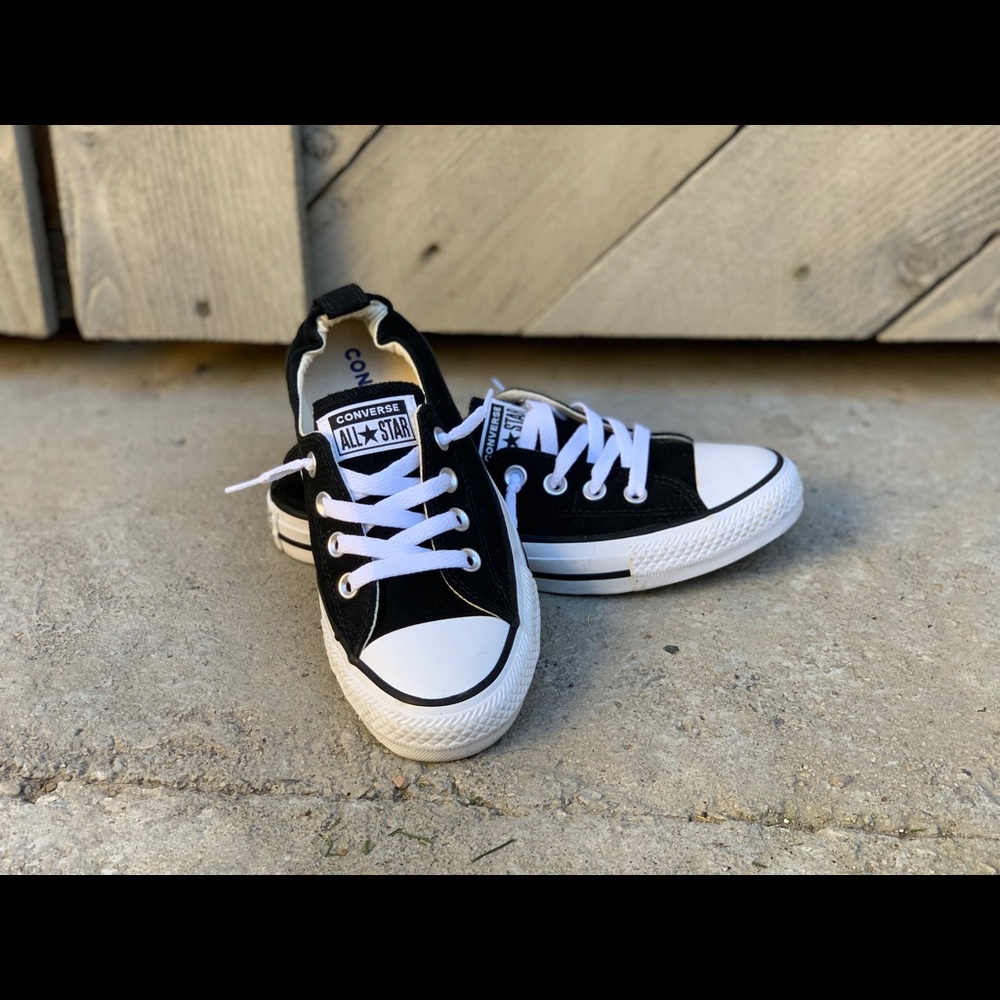 Women’s Converse Sneakers, size 7.5. Great condition!
